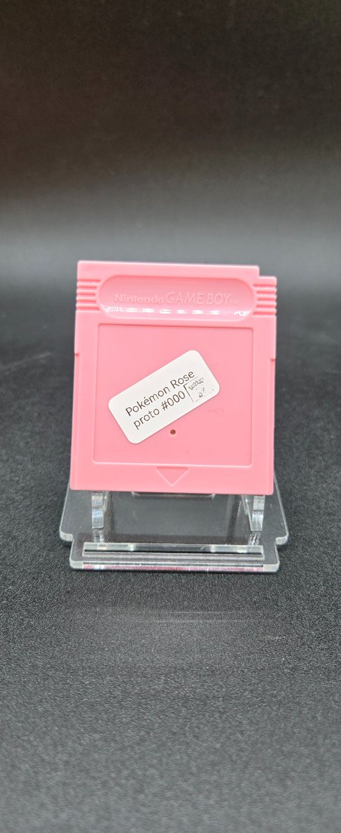 Mugen_Pascal's tweet photo. #Mugenoel N°3
Vous avez raté #PokémonRose ?
Voici l'unique chance de vous rattraper, je met en tirage au sort ma cartouche proto qui a servi de base. (et je laisse ma sauvegarde !)
RT 🔄️, Like 💖 et Mentionne 👥👥 deux amis pour tenter de l'obtenir !
TAS le 08 Dec !
 @5customs_games @DiscordGB_FR