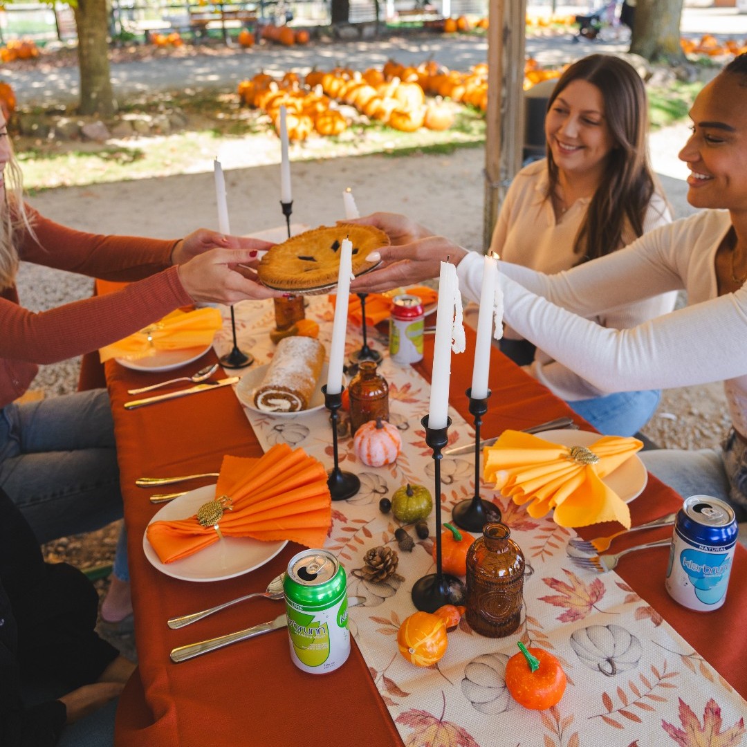 Today we're feeling gratitude for all of our Klarbrunn Sparkling family! 🦃💖✨ Happy Thanksgiving!