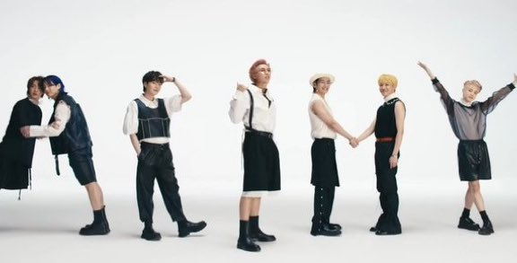PopBase's tweet photo. ‘Butter’ by BTS has now surpassed 1 BILLION views on YouTube.

It becomes their 7th music video to achieve this milestone. https://t.co/kiJAHbjmwO