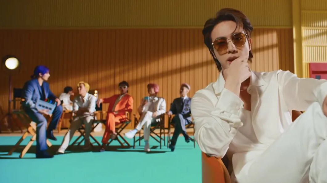 PopBase's tweet photo. ‘Butter’ by BTS has now surpassed 1 BILLION views on YouTube.

It becomes their 7th music video to achieve this milestone. https://t.co/kiJAHbjmwO