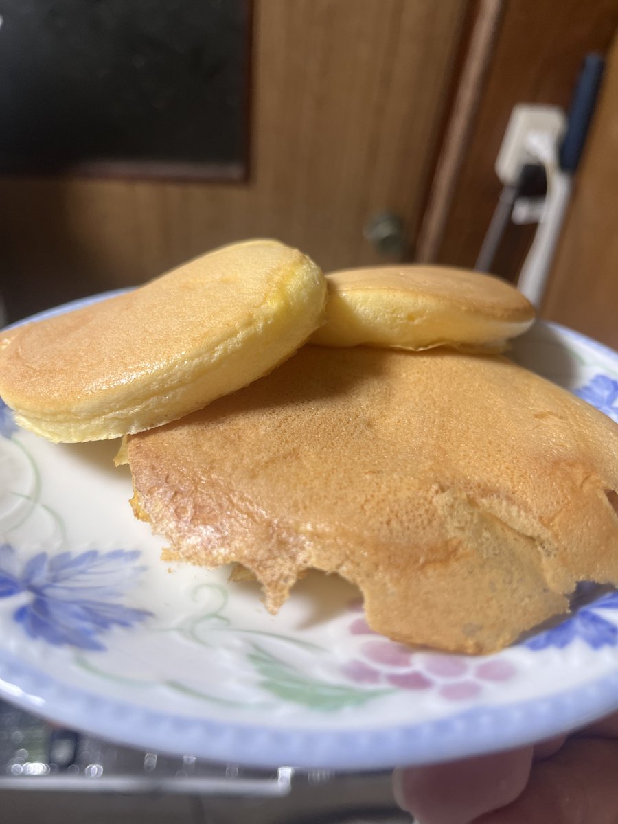 aozoracoco's tweet photo. 過去最高のふわふわパンケーキです
お納めください

＊実写注意 https://t.co/c2dWGzxGP0
