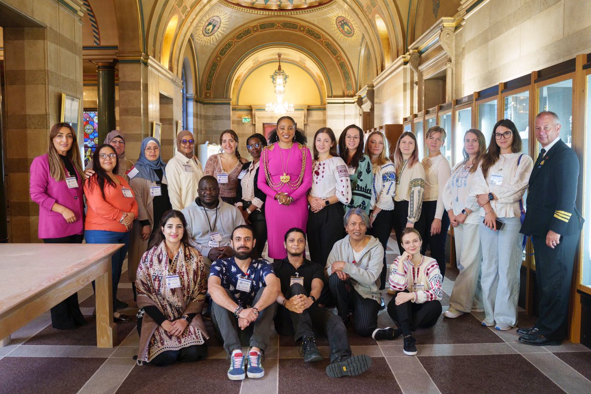 Leeds Refugee Forum 🧡 (@leedsrf) on Twitter photo LRF Wellbeing Groups were invited by The Right Worshipful the Lord Mayor of Leeds Abigail Marshall Katung to visit Leeds Civic Hall.
The Lord Mayor shared her own immigration experience with our community + had an inspiring conversation with our service users. <a href="/LordMayorLeeds/">Lord Mayor of Leeds 2025-26</a> LRF Wellbeing Groups were invited by The Right Worshipful the Lord Mayor of Leeds Abigail Marshall Katung to visit Leeds Civic Hall.
The Lord Mayor shared her own immigration experience with our community + had an inspiring conversation with our service users. <a href="/LordMayorLeeds/">Lord Mayor of Leeds 2025-26</a>