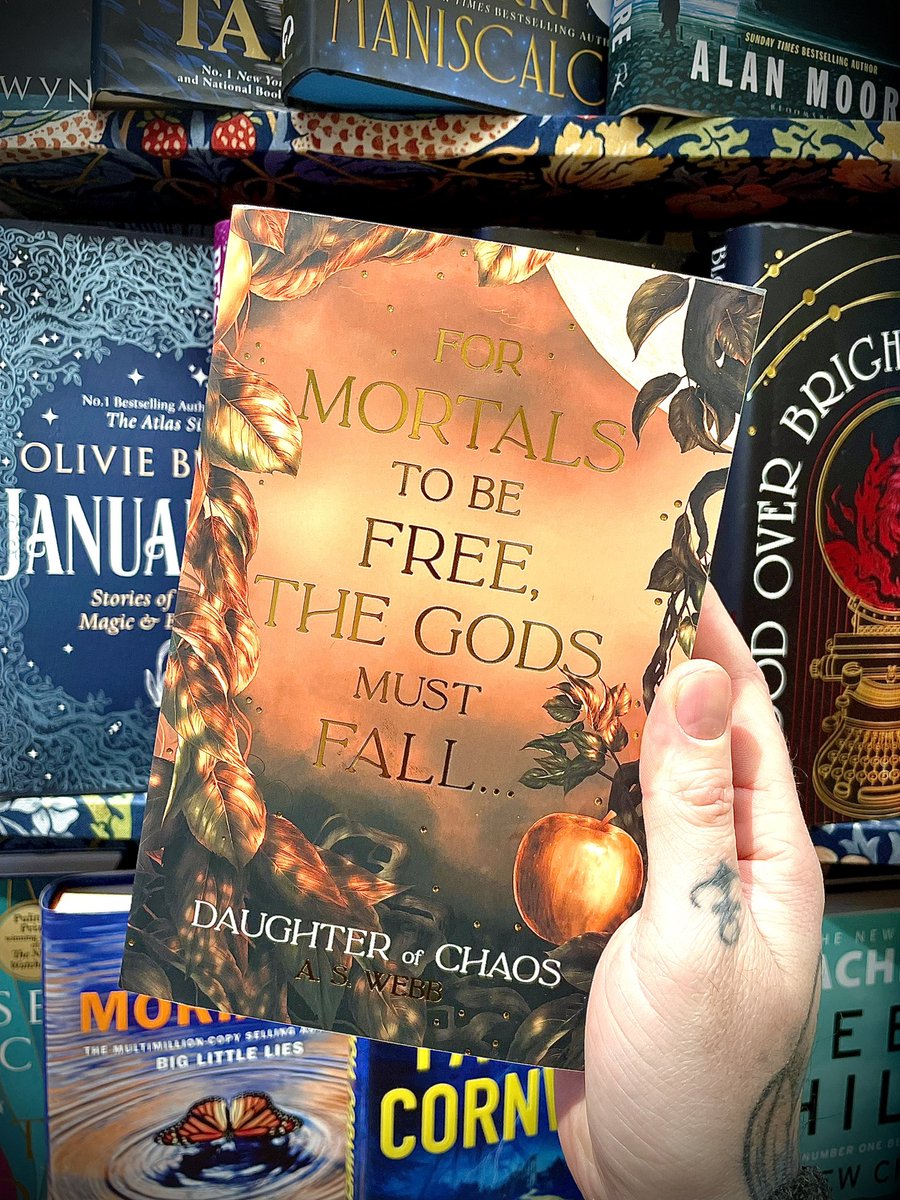 Dan-📚Bookseller/BookBlogger📚 (@dman1504) on Twitter photo 🍏 SHE IS GLOWING AND GOLDEN 🍏
✨ Thank you so much to Rih at <a href="/PenguinHuddleUK/">Penguin Huddle</a> for this glittering proof of #DaughterofChaos by <a href="/webbandpen/">A.S. Webb (updates only)</a> which sounds superb! ✨And this cover?! STUNNING 👏
Publishing January by <a href="/MichaelJBooks/">Penguin Michael Joseph</a>
#Gifted #Bookmail 🍏 SHE IS GLOWING AND GOLDEN 🍏
✨ Thank you so much to Rih at <a href="/PenguinHuddleUK/">Penguin Huddle</a> for this glittering proof of #DaughterofChaos by <a href="/webbandpen/">A.S. Webb (updates only)</a> which sounds superb! ✨And this cover?! STUNNING 👏
Publishing January by <a href="/MichaelJBooks/">Penguin Michael Joseph</a>
#Gifted #Bookmail