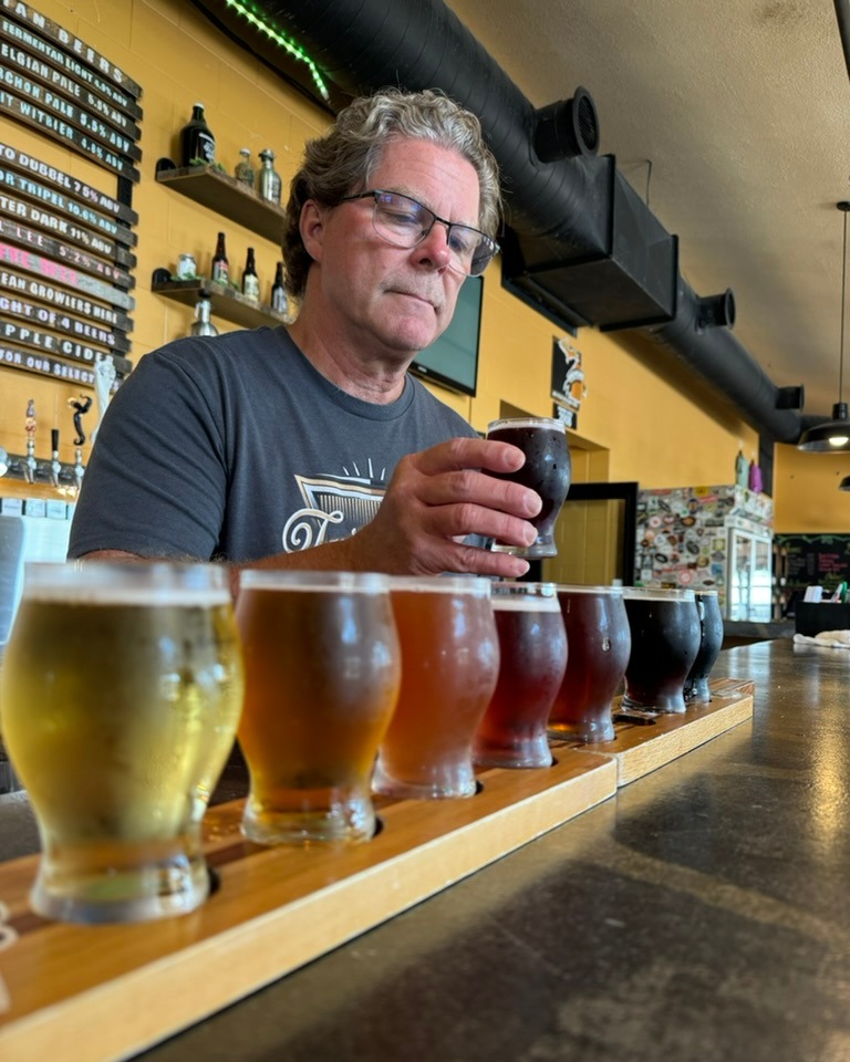 TriCityBrewing's tweet image. Warm vibes, unforgettable brews, and the Tri City family waiting to welcome you—let’s raise our glasses to gratitude and good cheer!

#tricitybrewing #thanksgivingbeers #cranberrywit #coconutporter #craftbeerlove #openthanksgiving #brewerylife #cheerstobeer