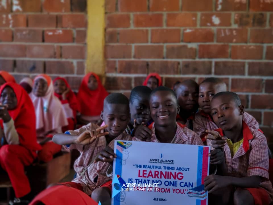 Chillinmastaa's tweet photo. we provided educational materials, sport equipment and learning tools to 729 pupils during our visit to Kuyanbana Primary School in Minna.

📍Kuyanbana Primary School | ✅
#ProjectBackToSchool 📚🎒🏀
#AANY #PBTS https://t.co/QOvZrW9l4k