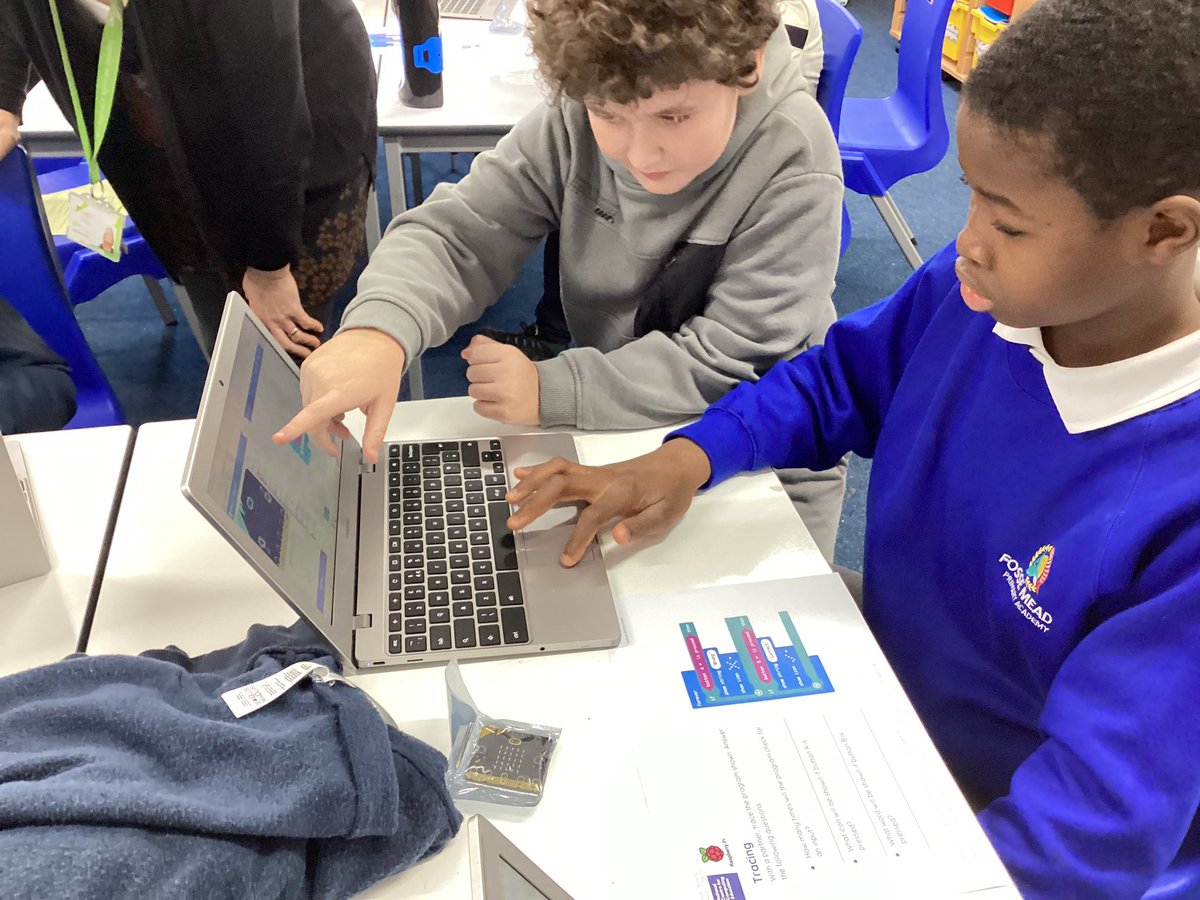 Fosse_TMET's tweet photo. In year 6, weโve been putting our coding skills to the test with Micro:bits #fmcomputing @microbit_edu https://t.co/e9LGktafBl