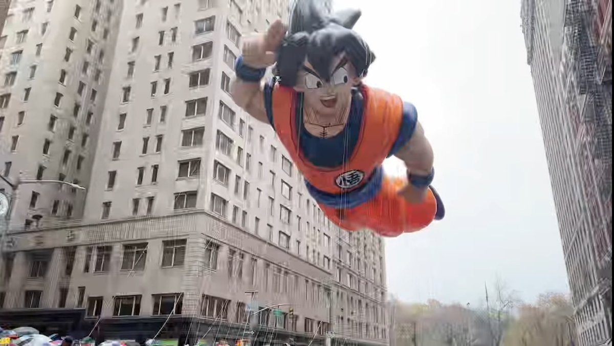 BasedPota18's tweet photo. Goku’s float at the 2024 Thanksgiving Parade https://t.co/9wbzzMbhCP