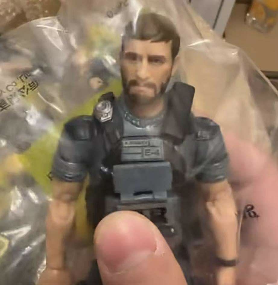 TheFullForce's tweet photo. 💥💥💥💥

Shaw Liú has shared more images of that Retro Breaker and some intriguing accessories for another figure…

Happy Thanksgiving!! https://t.co/WtGtH5hsdd