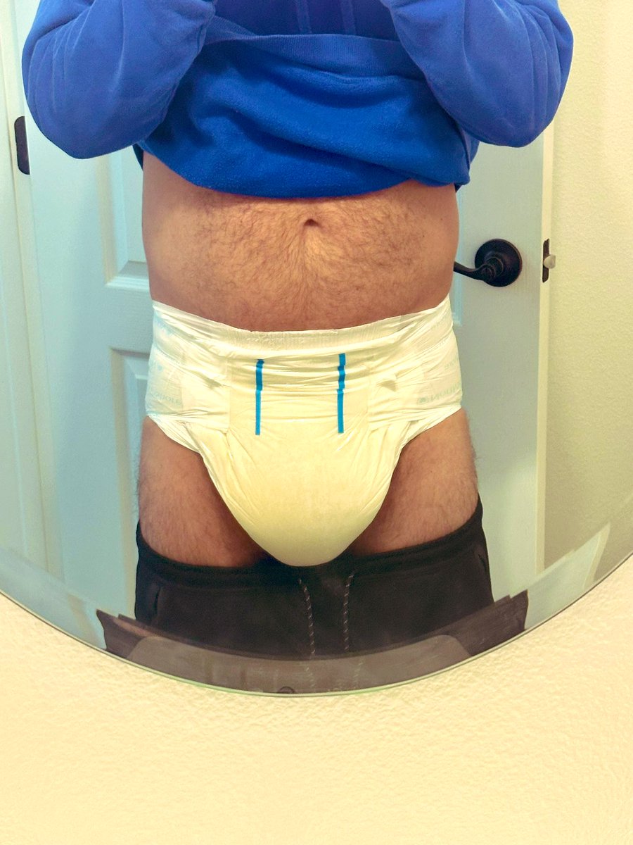 PupVulkan's tweet photo. Happy Thanksgiving! My night diaper is soaked, can I get a change?
(Moving over to 🔵☁️ an under same name, add me there!) https://t.co/hIYV6E2UJ3