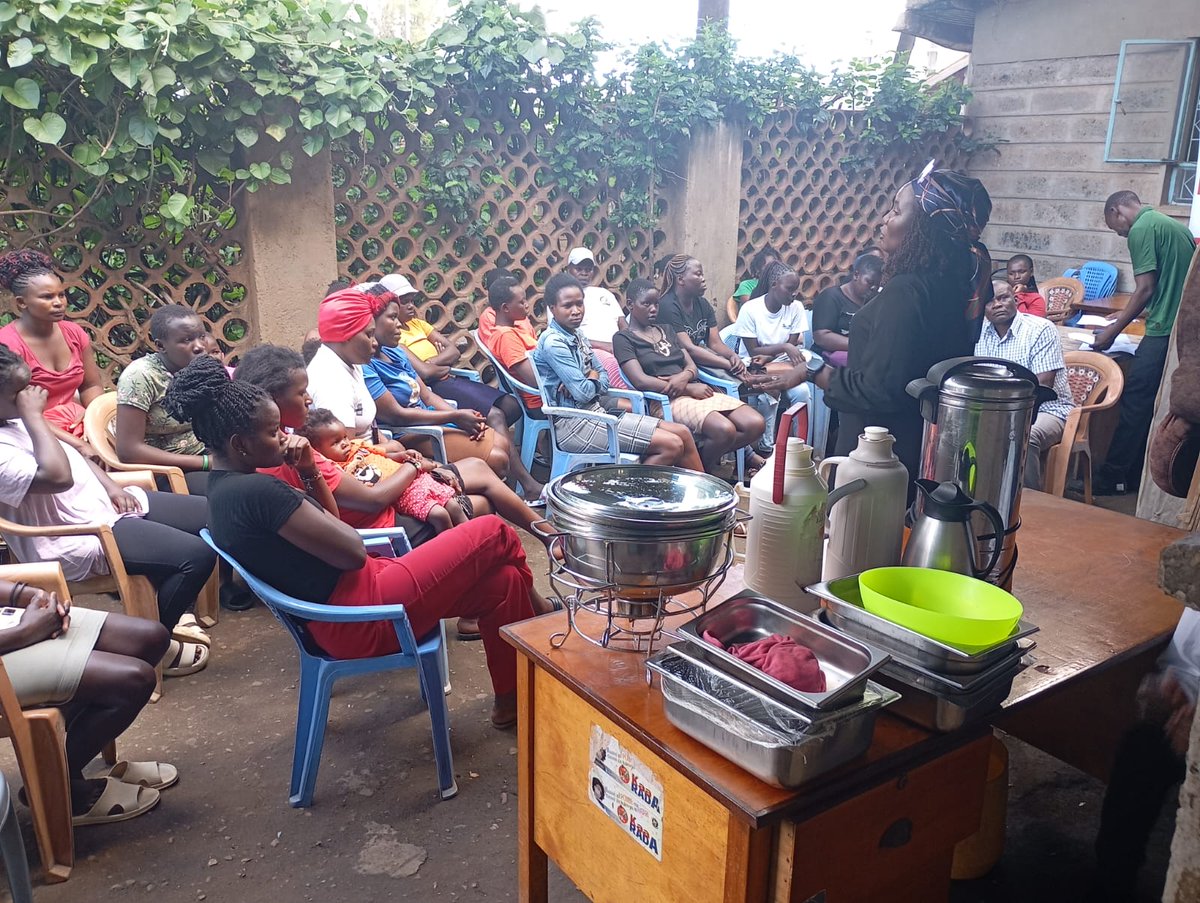 MwaroAngel's tweet photo. 16 days of activism at Amani Housing by Ruaraka Social Justice Centre. #SayNoToGBV #EndFemicide
Good job done comrades, community gathered, they learnt, and at last each of them communicated and went with something home. Viva with community organising Viva✊ https://t.co/6IrCzFN7Ze