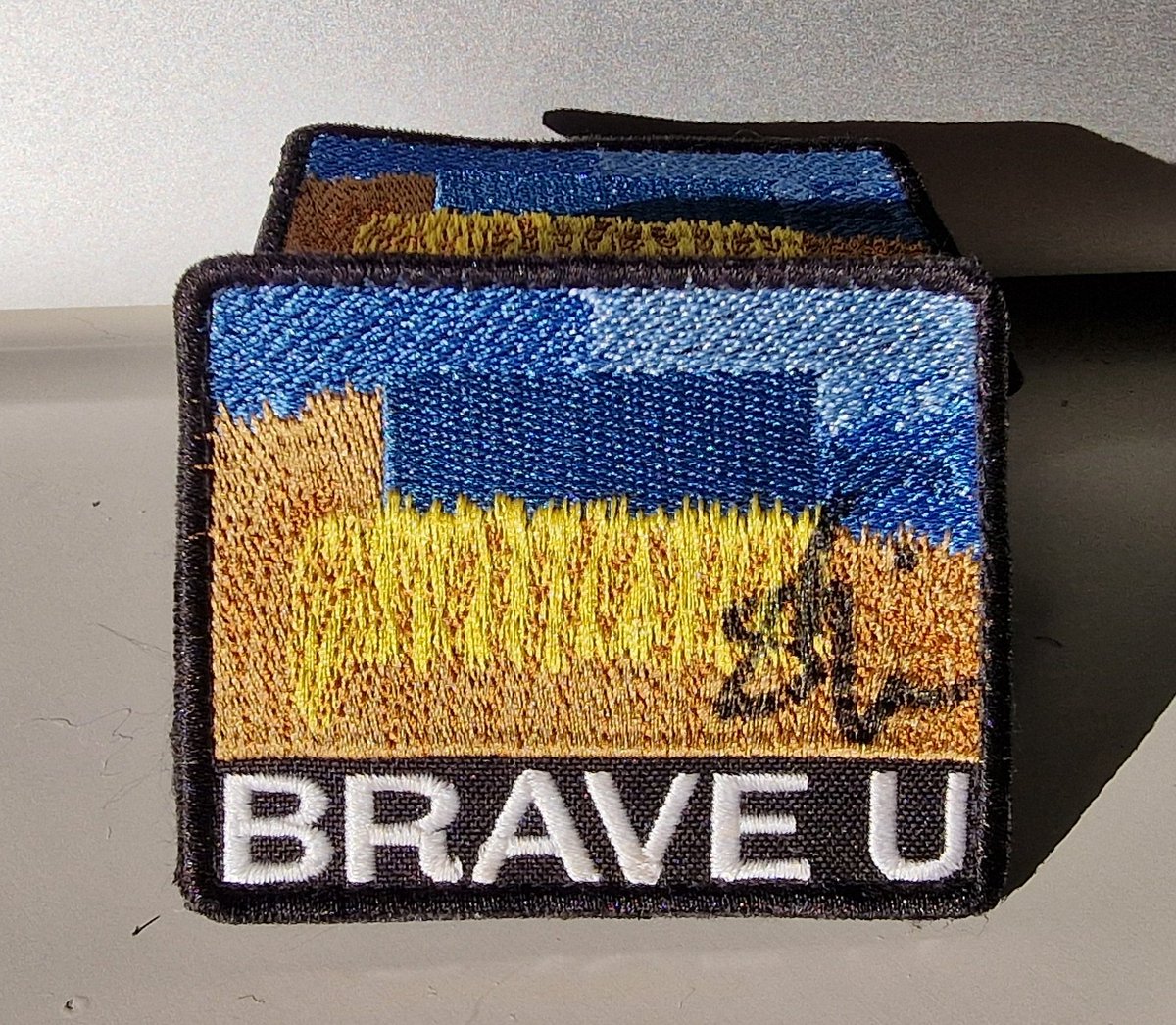 BraveUFund's tweet photo. 🙏❤️‍🔥🫶We have THANKSGIVING Today!
Thank you to all of our DONORS and SUPPORTERS, Ukrainian 🇺🇦defenders, to all of YOU TIRELESS VOLUNTEERS!

What a great day to HELP UKRAINIAN 🇺🇦DEFENDERS!

🇺🇦DONATE to @BRAVEUFund so that our defenders do not sleep on the ground, as in the video!
🅿️ay🅿️al: liz@braveu.fund
☕️BuyMeACoffee: https://t.co/vEZwL1j9jT
💳BANK CARDS & GoFundMe: https://t.co/gYVPrcpDid
🫙Monobank Jar: https://t.co/7zwDjNxpHR

✅✅ 21% 🟧🟥🟥🟥🟥🟥🟥🟥

🎯GOAL: £5,000 
✅ RAISED: £1050 (21%) 💸TO RAISE: £3,950

🥶🥶🥶Winter is here already! 
Please CONTINUE TO SUPPORT OUR COMMON with LEGENDARY Shaun Pinner RAFFLE, so that our defenders do not sleep on the ground, as in the video!

🚨IMPORTANT: To participate in our raffle, send a screenshot of your donation in a private message to @BRAVEUFund.

🇺🇦DONATE to @BRAVEUFund! Get your tickets 🎟 🎫 and win COOL PRIZES!
🚨Or you can just buy the Patches!!!

⚠️ POSSIBLE DONATIONS:
👉Every $10 = 1 ticket 🎟to participate in ‼️Mission 1: 49 SAB Karpatska Sich RAFFLE ‼️More donations - more tickets!
👉$100 = Mission 1: 49 SAB Karpatska Sich Patch (Photo 4);
👉$200 = The legendary BRAVE U Patch (Photo 3);
👉$250 = 2 Patches: BRAVE U Patch + Mission 1: 49 SAB Karpatska Sich Patch;
👉$300 = Mission 1: 49 SAB Karpatska Sich Patch, autographed by our Incredible Partner @olddog100ua Shaun Pinner (Photo 6)!
👉$500 = The legendary BRAVE U Patch, autographed by our Incredible Partner @olddog100ua Shaun Pinner (Photo 5)!
👉$700 = 2 Patches: BRAVE U Patch + Mission 1: 49 SAB Karpatska Sich Patch, autographed by our Incredible Partner @olddog100ua Shaun Pinner!

More details are here:
https://t.co/PHvb4cqsaL

💸Donate, 💭Quote, or 🔁RT the post, Reply with the meme!
Thank you!
✊🇺🇦

#BRAVEUFundWorks 
#AndriiWorks