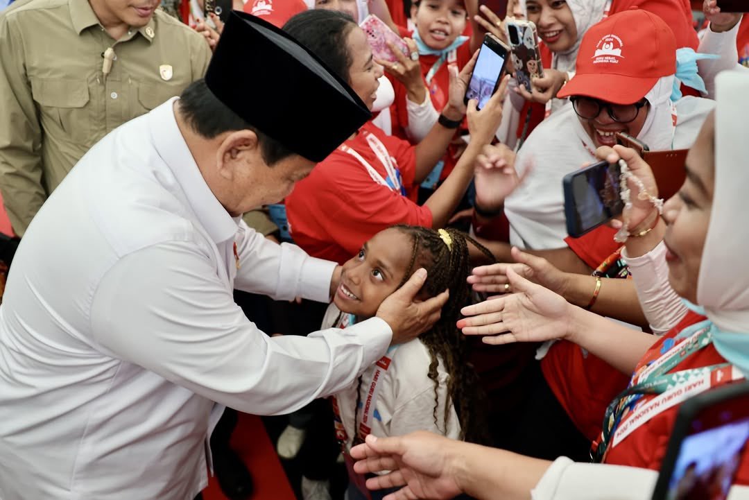 Menghadiri Puncak Peringatan Hari Guru Nasional di Jakarta International Velodrome.

Tidak ada negara yang dapat mencapai keberhasilan tanpa peran guru. Dalam puncak peringatan Hari Guru Nasional hari ini, saya kembali menegaskan bahwa pendidikan adalah kunci utama kebangkitan