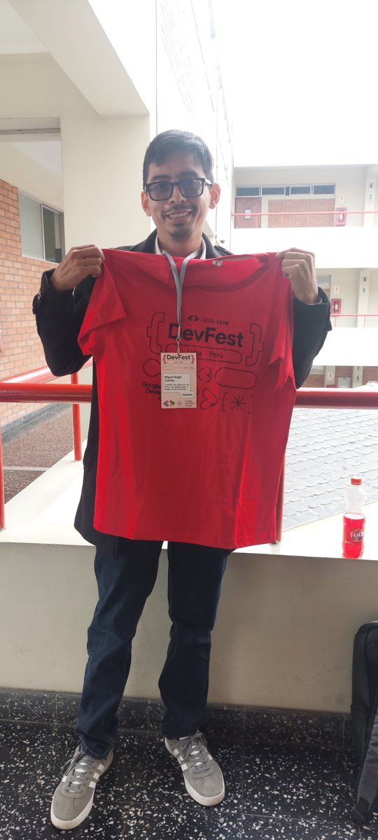 gdglima's tweet image. #DevFestLima2024
🙏 Agradecimiento especial a Miguel Angel Cotrina por su taller : "Creación de Pipelines de Datos con Apache Beam y Google Cloud Dataflow". 💡
🎯 Completa el feedback y ayúdanos a mejorar: bit.ly/devfestlima24-…
#DevFestLima24 #GDGLima #DevFestLima #DevFest