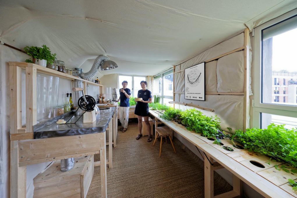 Corentin de Chatelperron, après plusieurs semaines à vivre dans un appartement low-tech : « les low-tech ne sont pas, comme certains pourraient le penser, un retour en arrière, mais un progrès » goodplanet.info/2024/11/27/cor…
