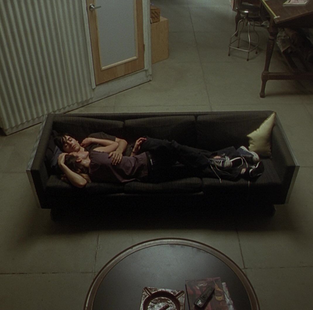 nostalgiaa's tweet photo. Requiem For A Dream (2001) https://t.co/h7UMBI7q7k