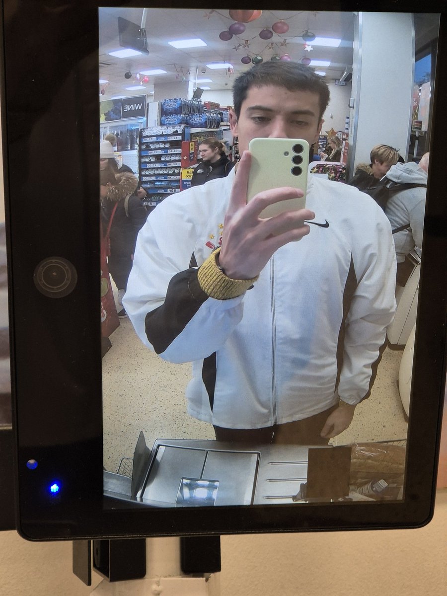 iameden's tweet photo. hello happy thanksgiving to my american friends (1977). i had a virus that kicked my ass but i am slowly recovering 

we put up some heavy discounted mystery items on the store. i miss you guys. theres a lot happening rn. take care :))

https://t.co/KsF9RxqsTo https://t.co/xJe0XhW3Cs