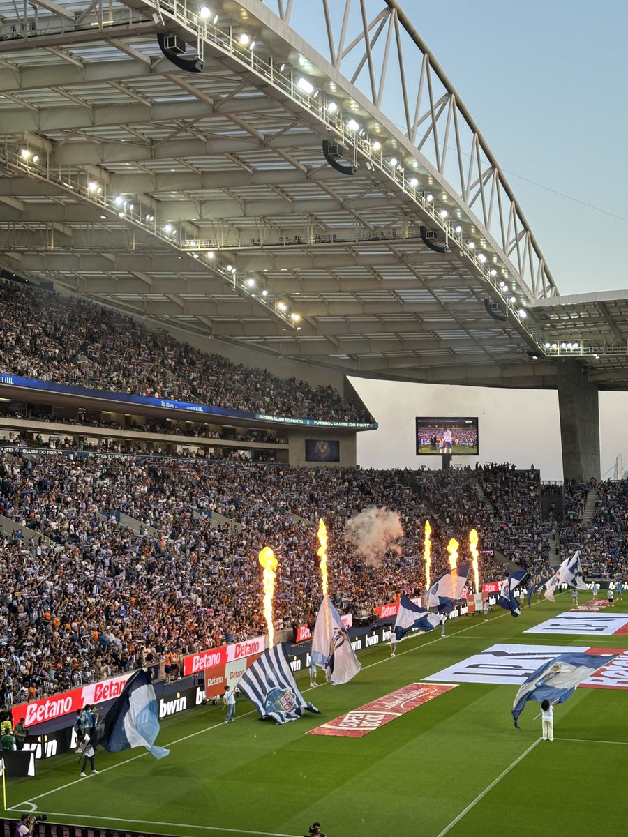 Só volto a fazer um tweet quando o Vitor Bruno não for treinador do FC Porto.