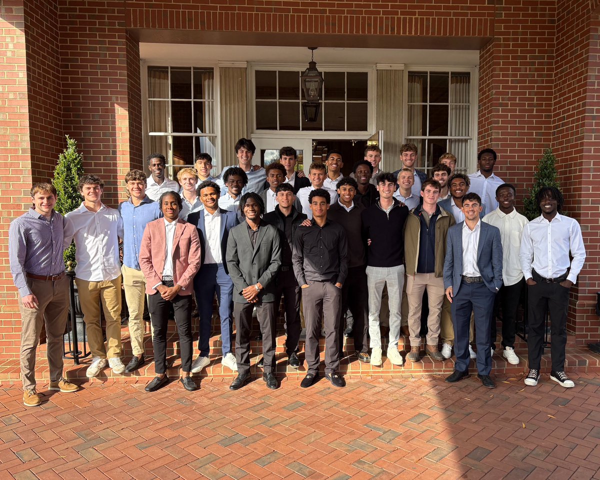 Thanksgiving dinner with the squad 🍽️

📍 Old Town Club