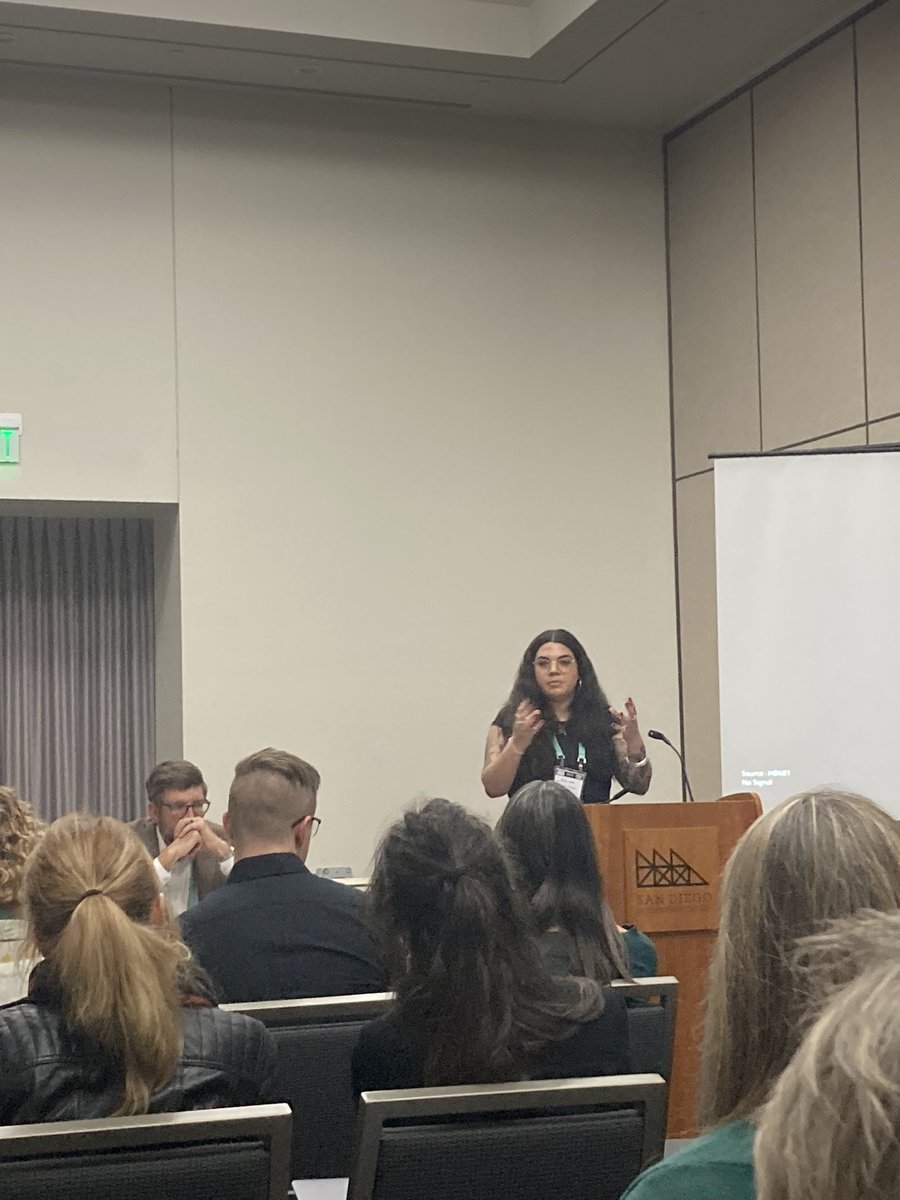Most interesting paper I heard at #sblaar24 by <a href="/daisy_andoh/">daisy kate 🇵🇸🇵🇸🇵🇸</a>. A wonderfully beautiful, imaginative paper that summed up the true message of Revelation &amp; how it speaks directly to its Jewish audience facing collective trauma with visions of the Messiah. 1/2