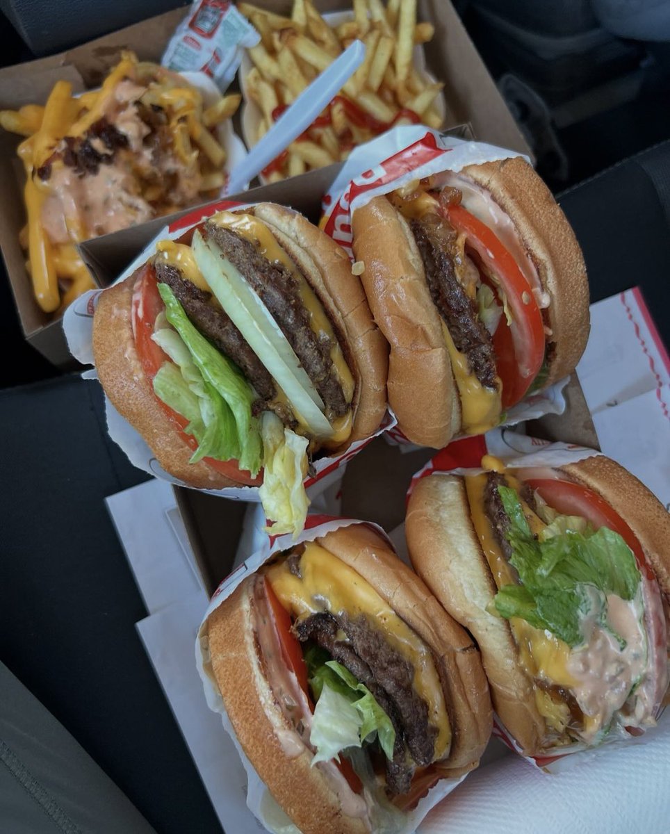 innoutburger_'s tweet photo. Thankful for In-N-Out. https://t.co/sajzff8Zzw
