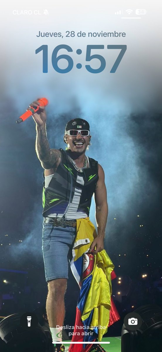 daniasstorga's tweet photo. Que iba a saber yo que tendría de fondo de pantalla a SALO SALUDÁNDOME!!!! 
No me despierten nunca más de este sueño, que chimbaaaaa😭💚 
No he parado la lloradera 🫠 https://t.co/Uu8lwEBN2Z