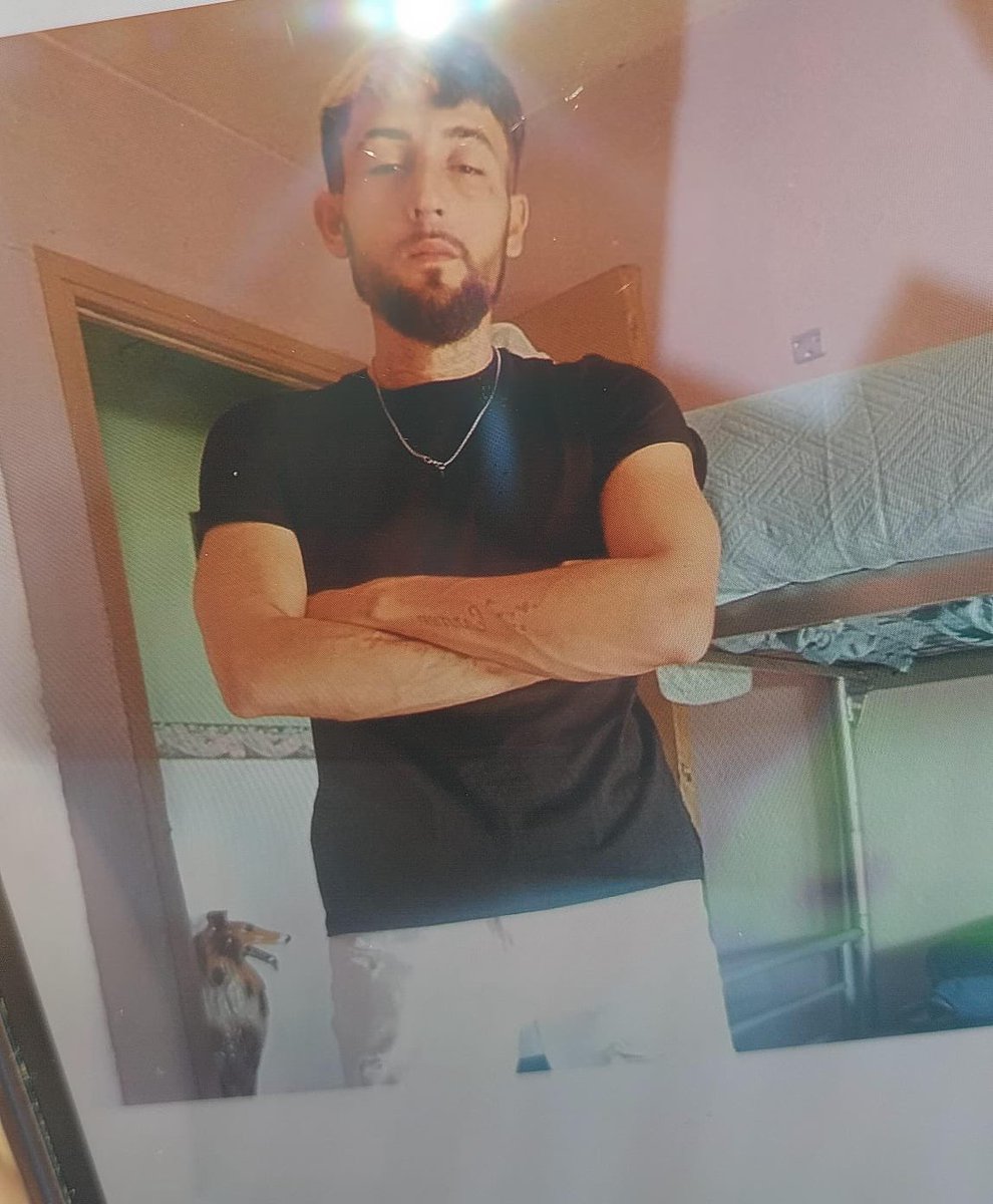 DonJuanCarlosT's tweet photo. Este es “Pakillo Ruiz” el ASESINO de un pequeño de 2 años en Linares, que todo el mundo sepa su cara. https://t.co/rtHRpZZDmz