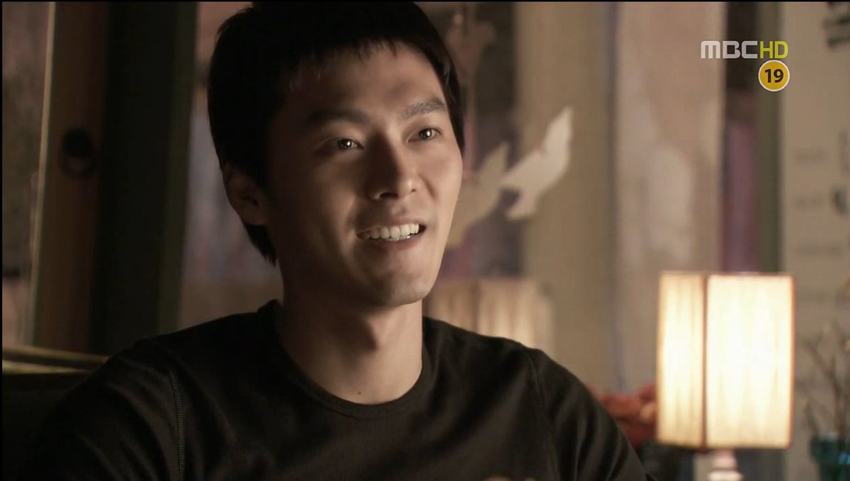 R7drama's tweet photo. #FriendOurLegend https://t.co/V2TjqEYB6K