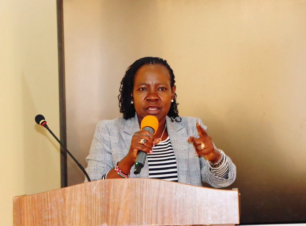 Muoria_Dr's tweet image. I presided over the closing ceremony of Huawei academy Trainer of Trainers Programme who were offering the Artificial Intelligence  and Data communications and awarded some of the certificates to trainee trainers at the Kenya School of TVET. 

The Huawei initiatives to train the…