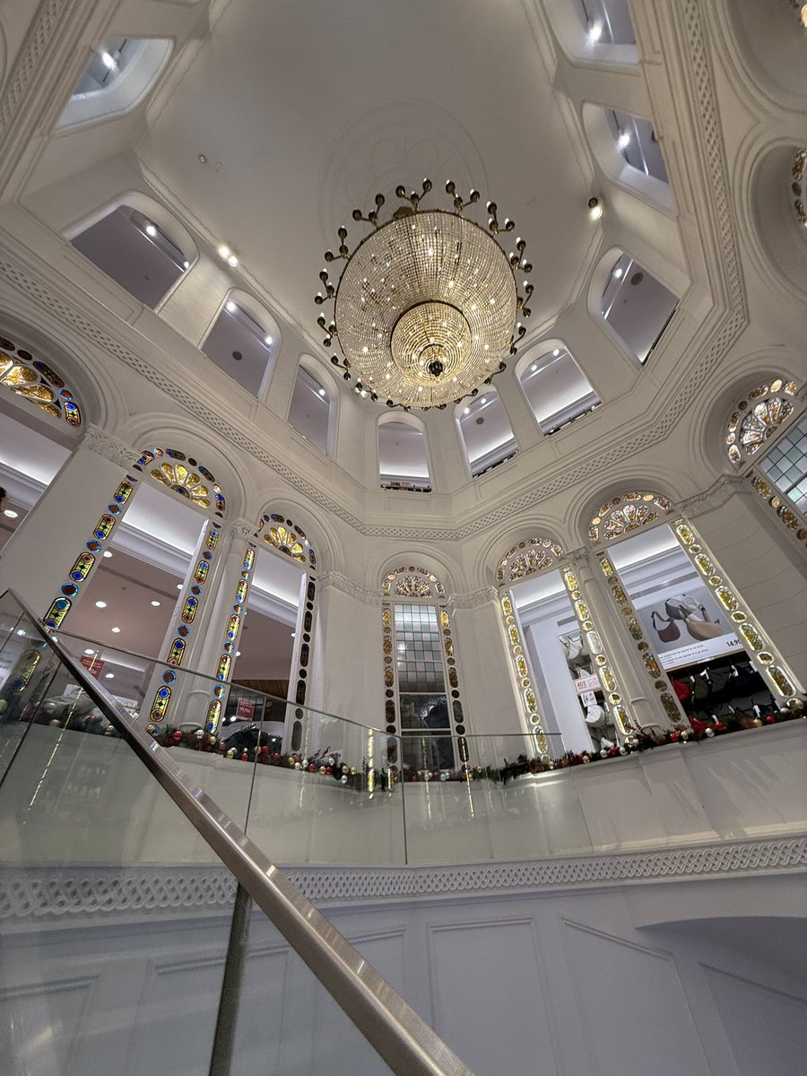 Это Uniqlo в Барселоне