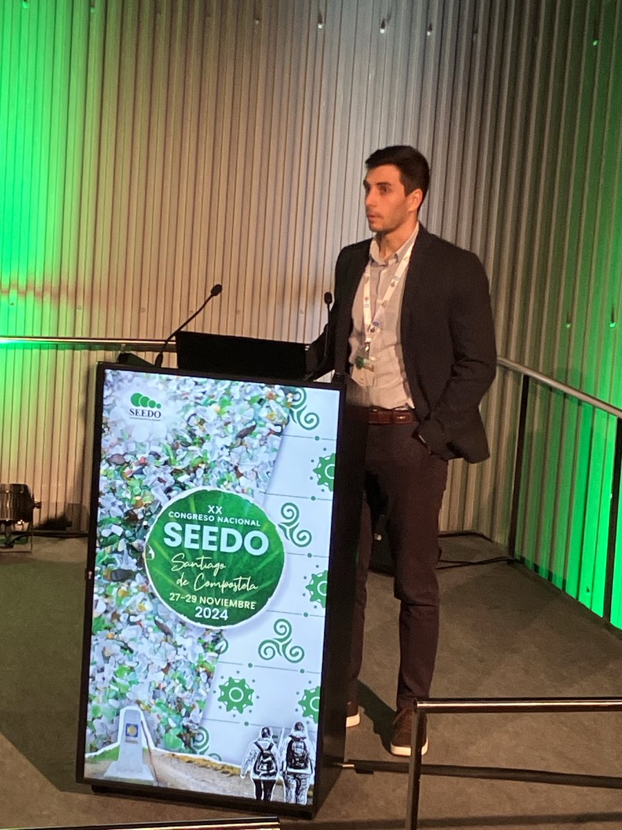 stefcarobbio's tweet photo. Jaime Navarro Perez presenting his PhD work at the SEEDO2024 conference #SEEDO https://t.co/S3NlLYf7KE