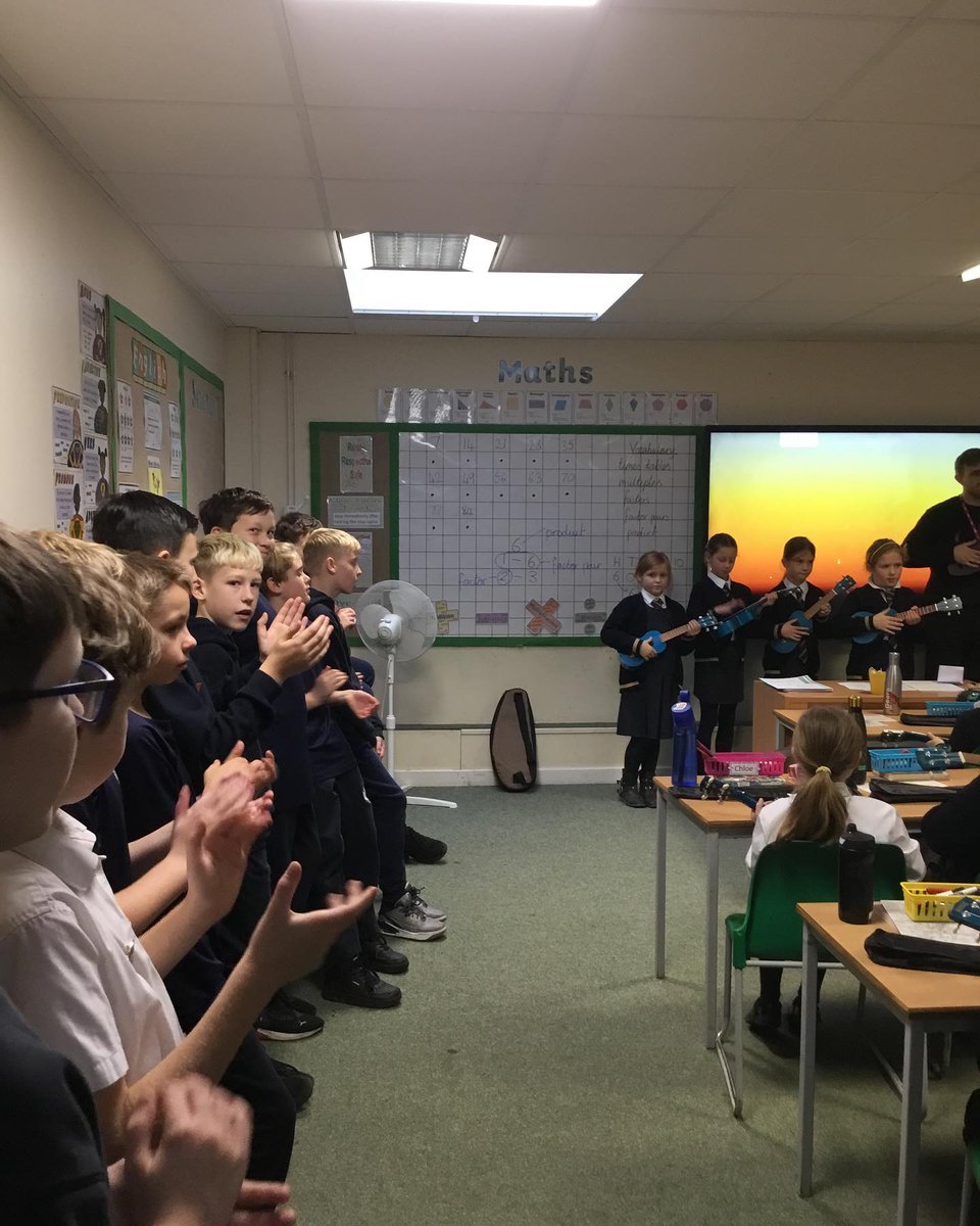 nlancingprimary's tweet image. 🎵The Year 4 children have been learning to play the ukulele this term in their music lessons. They have really enjoyed learning a new instrument. 🎶