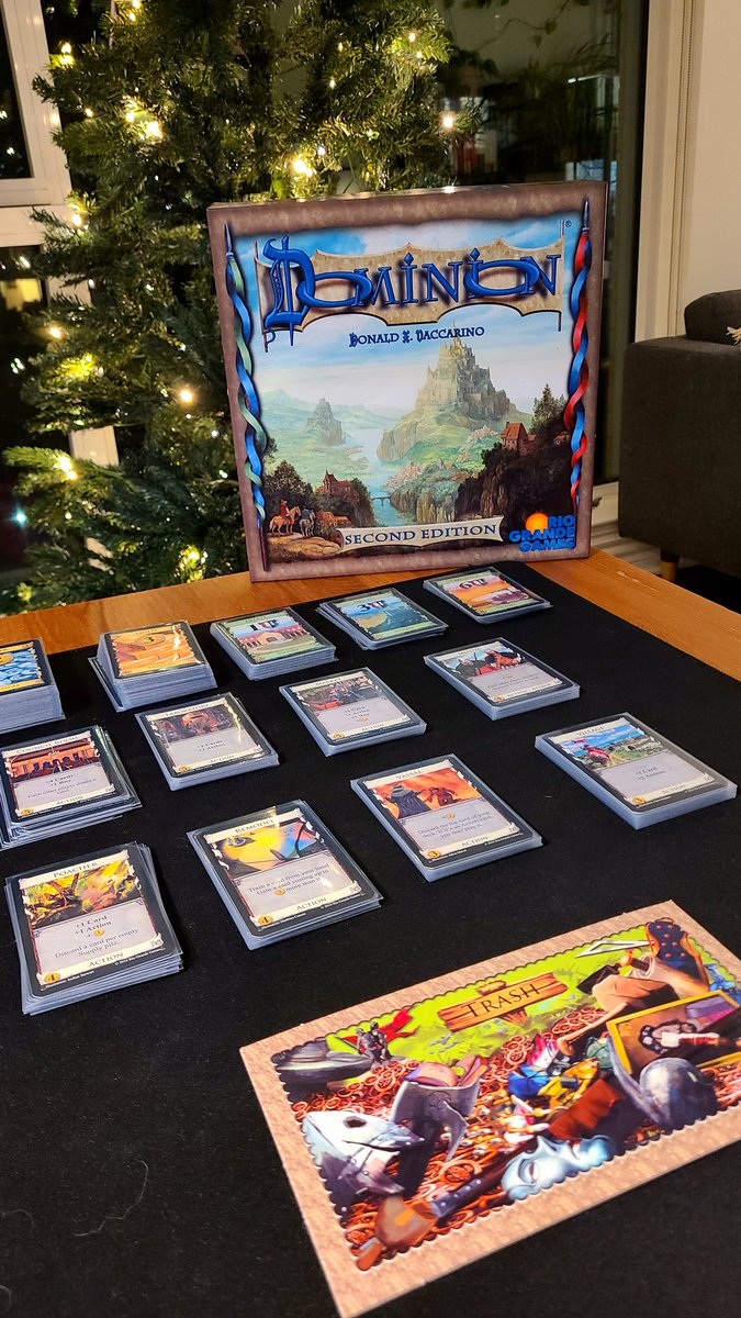 TFTG_Podcast's tweet photo. #Dominion:

Father of deckbuilding games, it plays well at 2, is very dynamic, and the variable setup makes it very replayable🏰

Precursor de los juegos de deckbuilding, funciona genial a 2, los turnos son dinámicos y las diferentes pilas de acciones le dan mucha rejugabilidad🪙 https://t.co/JTUYnYxud5