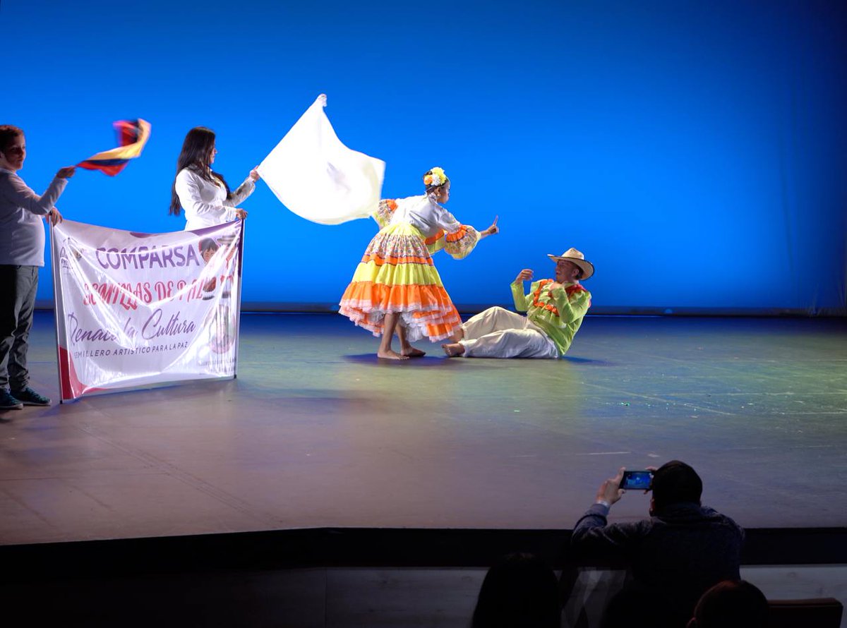 CsiviComunes's tweet image. 🌱 Este evento nos invita a reflexionar y aplaudir las narrativas de reconciliación que emergen del talento y el compromiso de quienes siguen firmes en su apuesta por la paz.

#ArtePorLaPaz #FirmesConElAcuerdo #CulturaDeReconciliación #ConstruyendoPaz