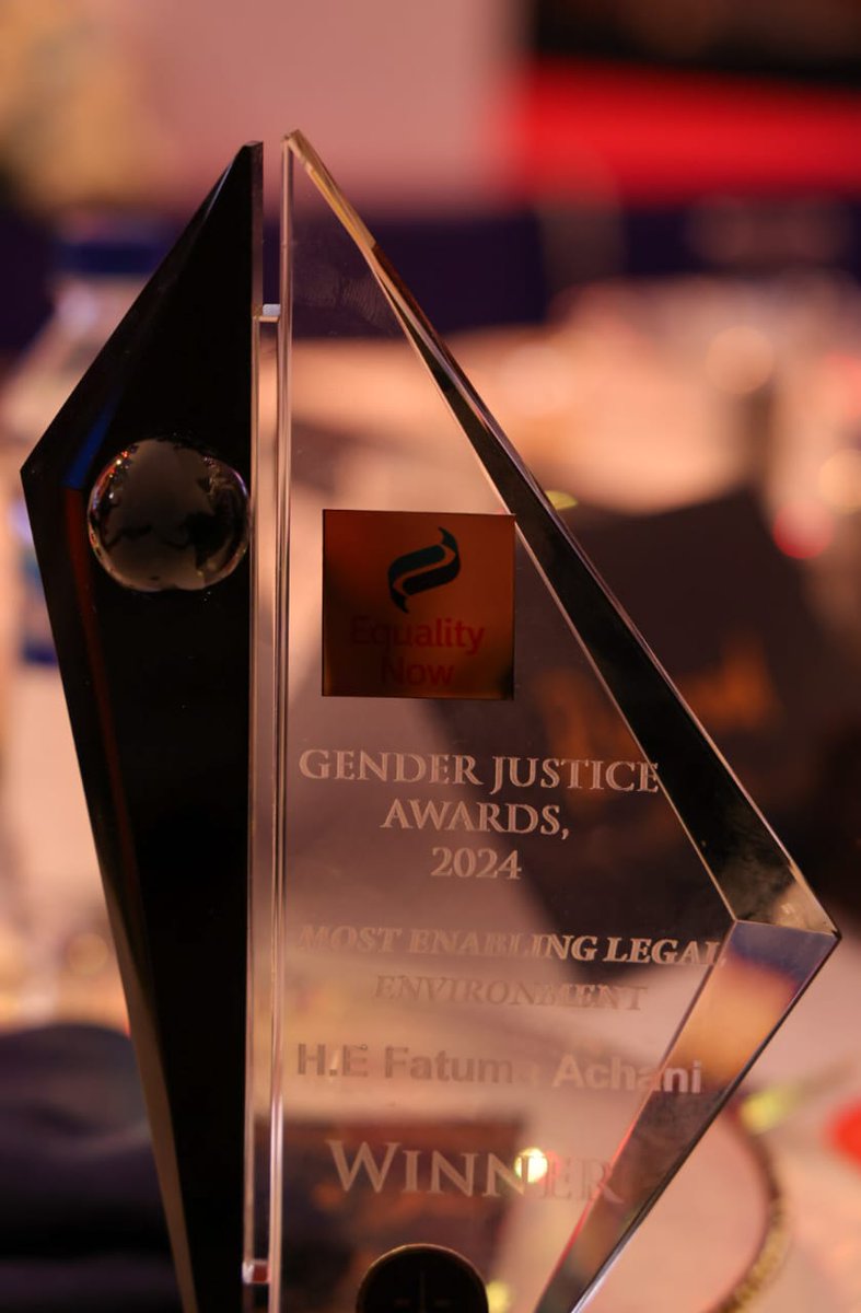 R.M. Mackenzie tweet media