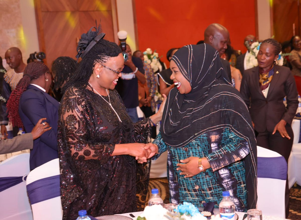 R.M. Mackenzie tweet media