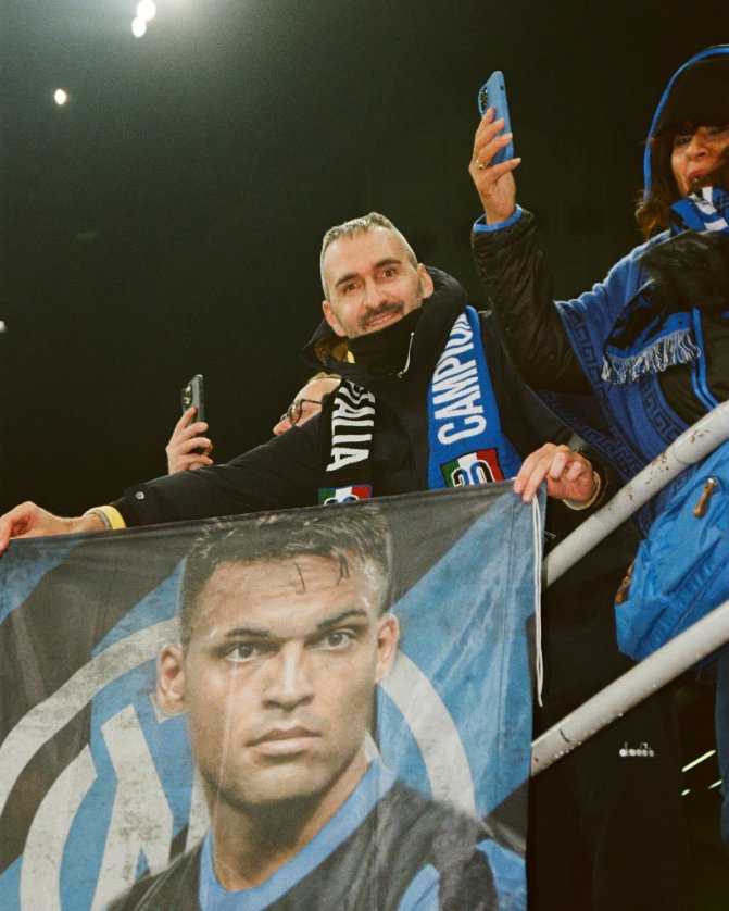 Inter_br's tweet photo. Uma noite para a história 🖤💙🎞️
#ForzaInter #UCL #InterRBL https://t.co/MzYoFqso6l