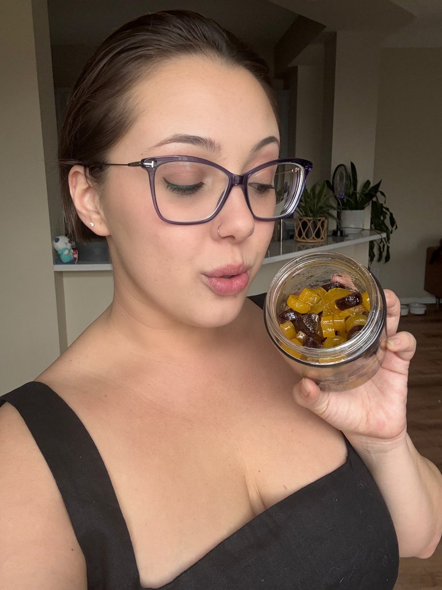 Homemade fruit gummies 🤌🏼🍒🍊 https://t.co/4ZuzHzmomy