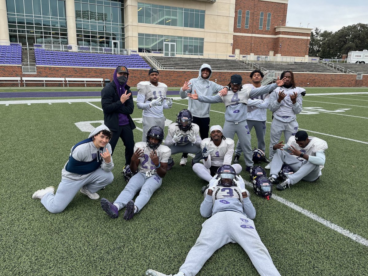 Coach_CTR's tweet photo. Thankful for this group of guys!! It’s a privilege to practice on Thanksgiving. We ain’t done yet!! #GoCru #ProtectTheCode 🦃🦃🦃 https://t.co/WEnPv9bzd2