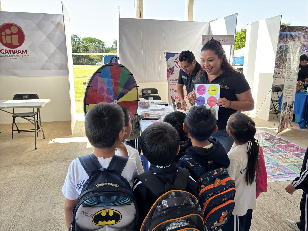 EvelynSalgadoP's tweet photo. La Feria de Servicios Integrales llegó a Cocula, brindando orientación y servicios gratuitos a las familias, a través de las secretarías del @Gob_Guerrero.

Y mañana viernes, esta jornada continuará en Coyuca de Benítez a partir de las 10 de la mañana. ¡No falten, las y los esperamos!