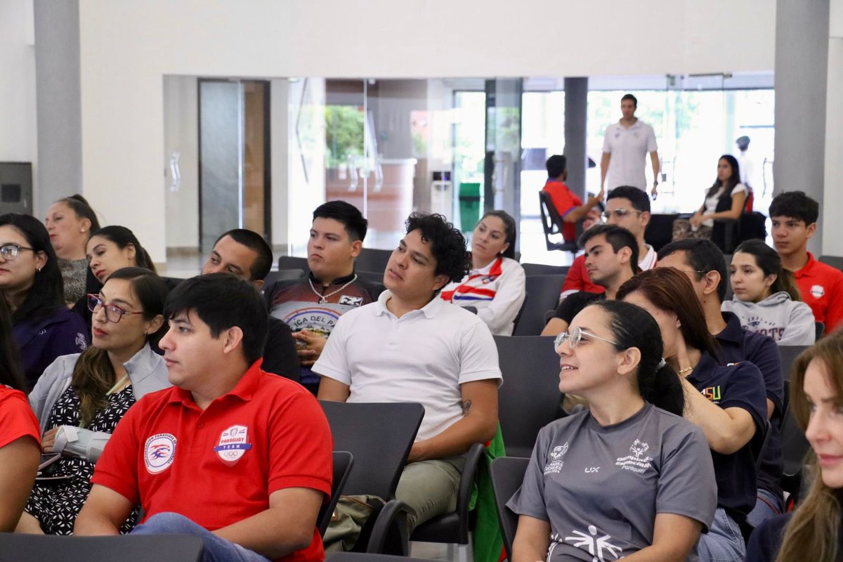 coparaguay's tweet photo. 📚 Se lleva a cabo en el Salón Medallistas Olímpicos del Comité Olímpico Paraguayo, el Seminario de Imagen, Etiqueta y Protocolo Deportivo, organizado por la Comisión Igualdad de Género del COP 🇵🇾

🎙️Disertante: Aura Roig (Protocolo, Ceremonial, Etiqueta e Imagen)

#ParaguayPuede https://t.co/gdse9r8ti0