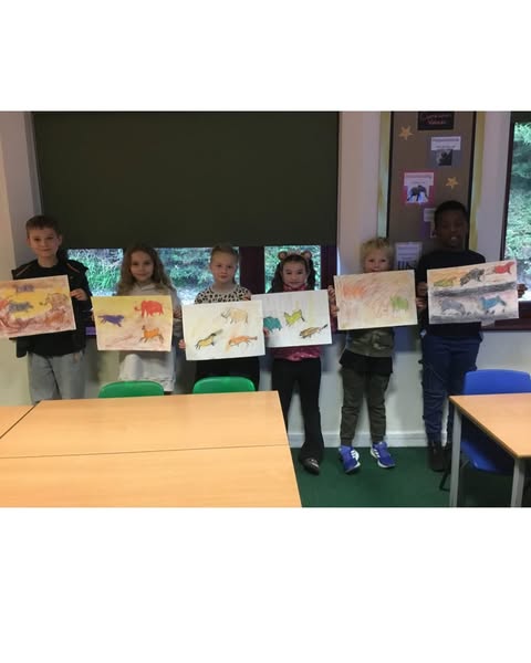 nlancingprimary's tweet image. Year 3's topic is Stone/Iron Age. They've looked at the textures of cave walls, animals &amp;amp; hunters that tell a story.  It looked like the animals were moving when the hunters moved their torches. The images were sketches rather than drawings, drawn using natural objects &amp;amp; colours.