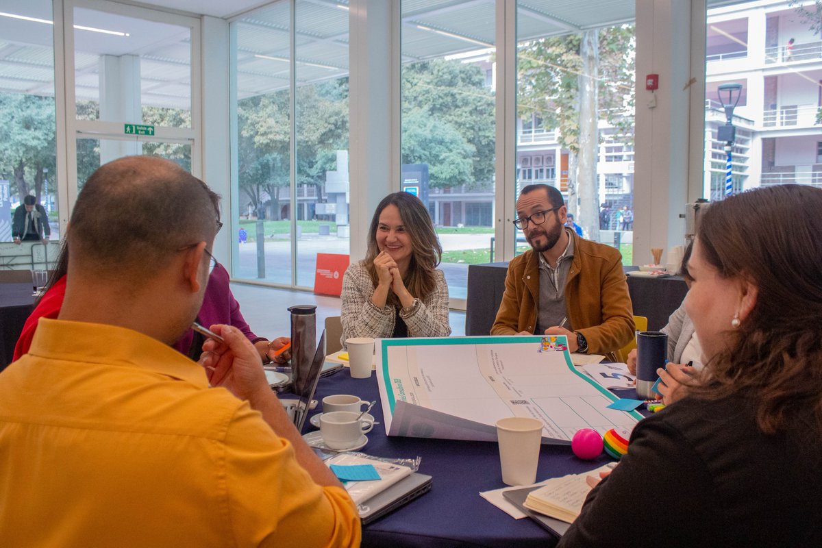 ConectaTECmx's tweet photo. Colaboradoras y colaboradores del @TecdeMonterrey participan voluntariamente en los Comités Consultivos DEIP (Diversidad, Equidad, Inclusión y Pertenencia), los cuales tuvieron su 2da reunión anual de reflexión y balance de logros, desafíos y pendientes. 

@DignidadHumanaC https://t.co/4BXUaWIKCS