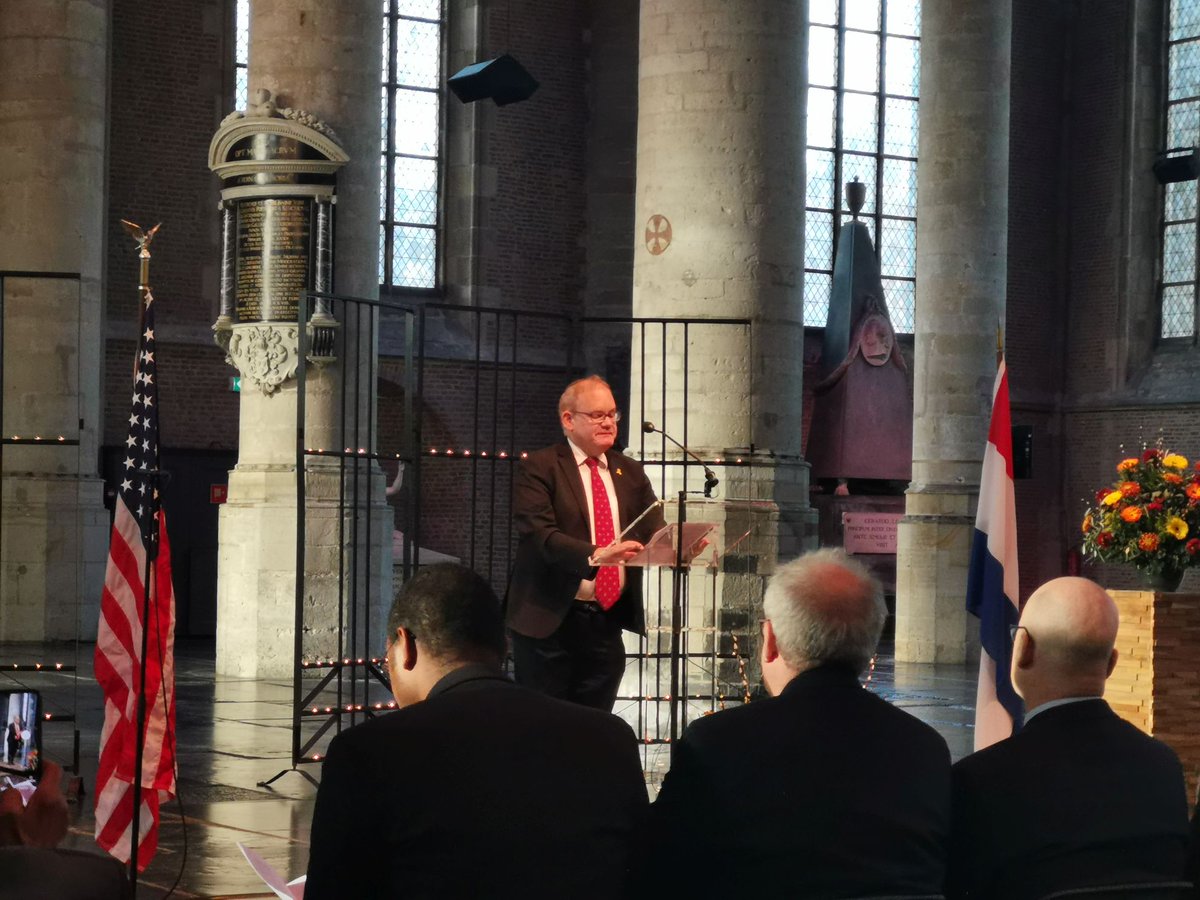 #Leiden #Pilgrims Thanksgiving Service in the Pieterskerk in Leiden this morning. The guy with the chain of office is the new major, <a href="/PeterHeijkoop/">Peter Heijkoop</a>.