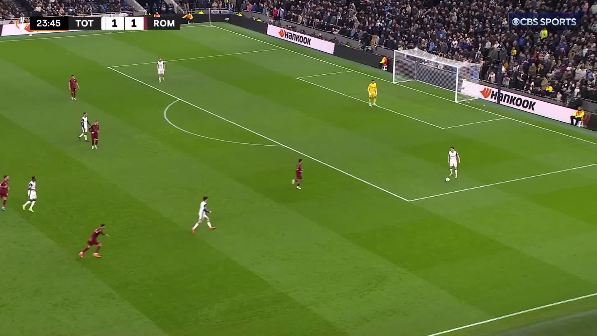 The assist by Paulo Dybala 🤝  the header from Evan NdickaWhat a finish from Roma 🔥
