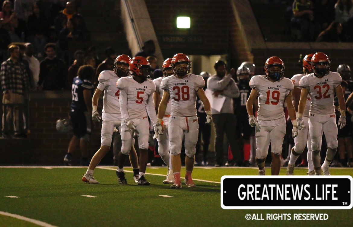 carnes_rj's tweet photo. Senior year went by fast. I am so thankful for everything highschool Football has taught me.  

133 total tackles 
87 solo || 46 Assists 
5 Tfls 
2 PD
2 Sacks
DAC All conference https://t.co/NDn56q0S4U