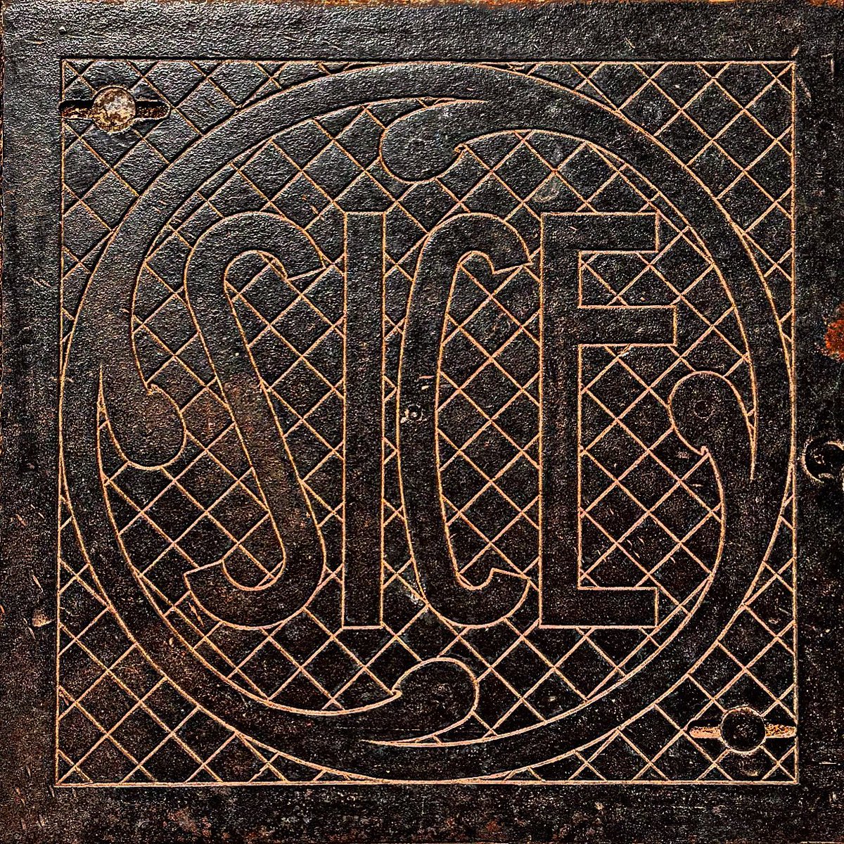 Iron Covers tweet media