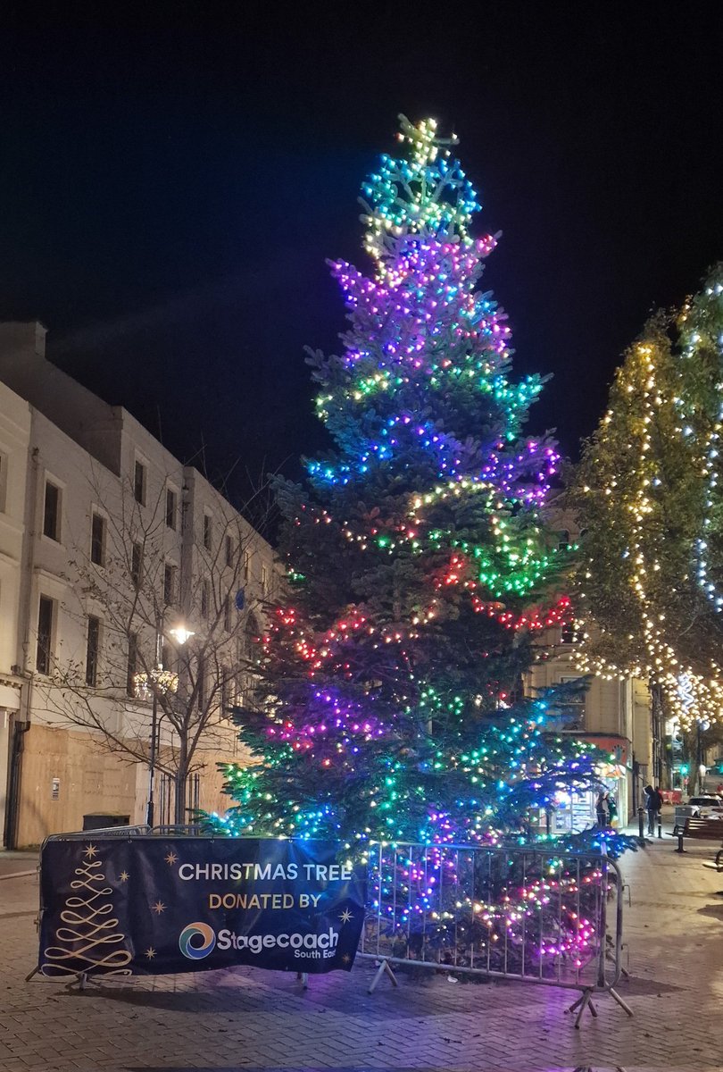 Lord Brett McLean 🇬🇧⚖️🇬🇧 (@lordbrett1066) on Twitter photo 🎄WOW! 🎄Doesn't the <a href="/StagecoachSE/">Stagecoach South East</a> sponsored #ChristmasTree in #Hastings Town Centre look fantastic!
Absolutely great work from the company connecting people to their destinations across East Sussex and Kent. #ProudToServe #FestiveCheerIsHere 🎄 <a href="/Joelmitchell76/">Joel</a> <a href="/KK77470/">Matthew Arnold</a> 🎄WOW! 🎄Doesn't the <a href="/StagecoachSE/">Stagecoach South East</a> sponsored #ChristmasTree in #Hastings Town Centre look fantastic!
Absolutely great work from the company connecting people to their destinations across East Sussex and Kent. #ProudToServe #FestiveCheerIsHere 🎄 <a href="/Joelmitchell76/">Joel</a> <a href="/KK77470/">Matthew Arnold</a>