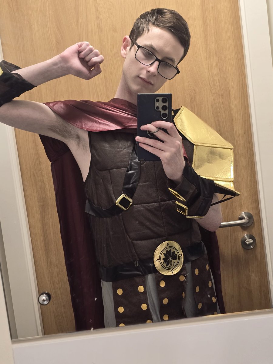 Jay_greening's tweet photo. Ares God of War 😏
#selfie #OOTD #gay #gaymen #men #greekmythology #costume #acting #performingarts #performer https://t.co/08ueUt1wem