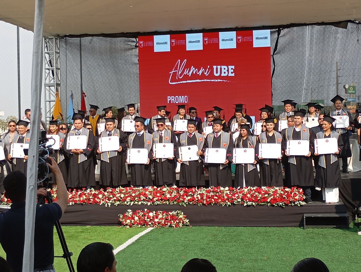 Jornada vespertina, graduados de  maestrías en administración empresa, constitucionalismo contemporáneo y derecho procesal <a href="/UbeEcuador/">UBE | Universidad Bolivariana Del Ecuador</a> <a href="/ubepostgrados/">UBE | Postgrados</a> #Durán 
Felicitaciones #AlumniUBE 
<a href="/DUNIESKYALFONSO/">Alfonso</a> <a href="/MonicaMolinaB/">Mónica Molina B.</a> <a href="/RosangelaCaice3/">Rosangela Caicedo1</a> <a href="/YTite59421/">yovana tite</a>
