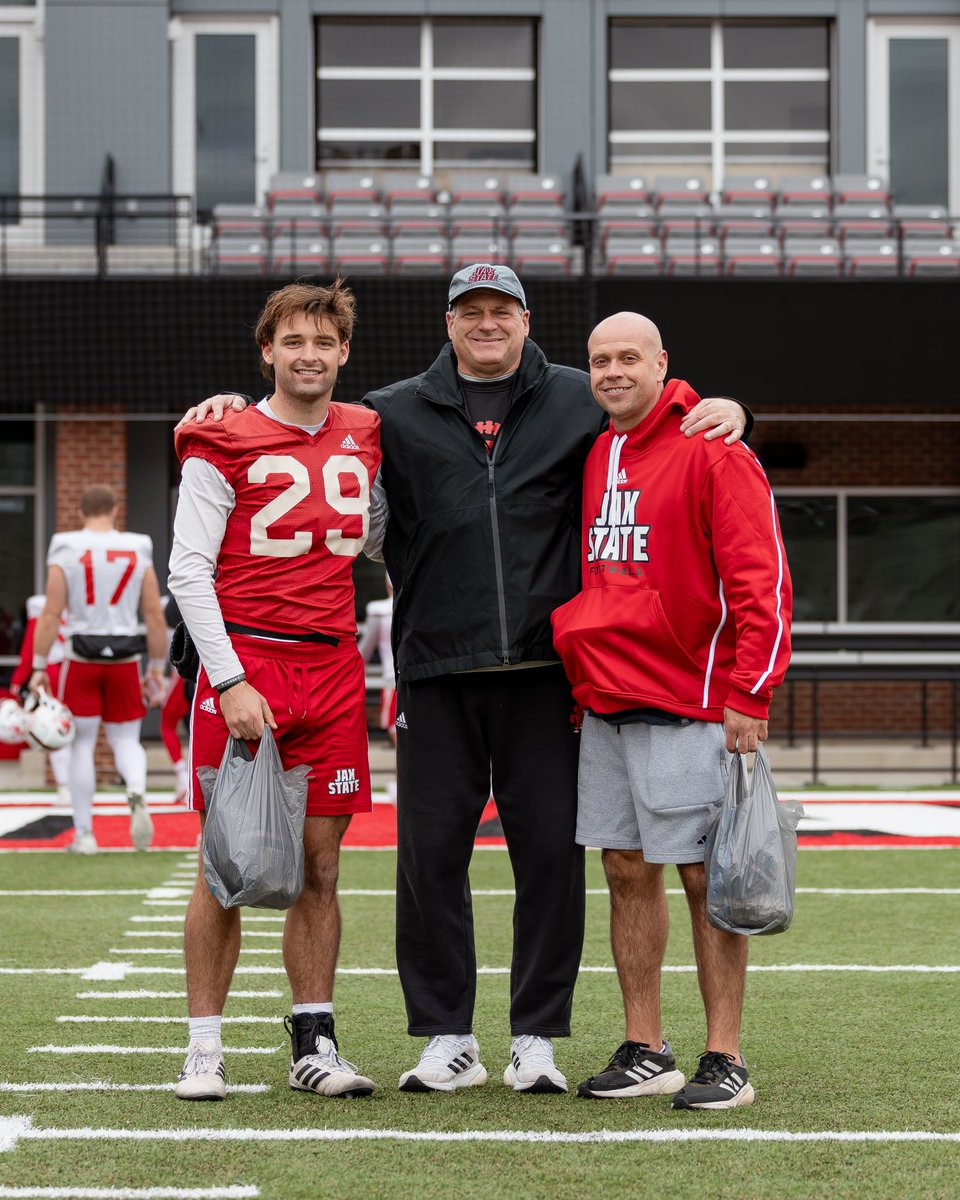 Jax State Football (@jaxstatefb) on Twitter photo This week’s Nacho Dip Award Winners‼️
<a href="/cade_backe/">Cade Backe</a>
Jax State Strength Staff
#HardEdge | #EarnSuccess This week’s Nacho Dip Award Winners‼️
<a href="/cade_backe/">Cade Backe</a>
Jax State Strength Staff
#HardEdge | #EarnSuccess